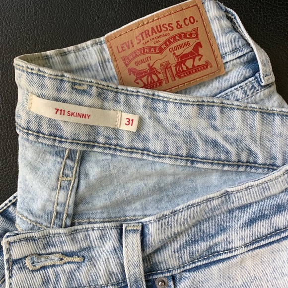 Levi's Pants - Levi’s 711 skinny light wash jeans, size 31